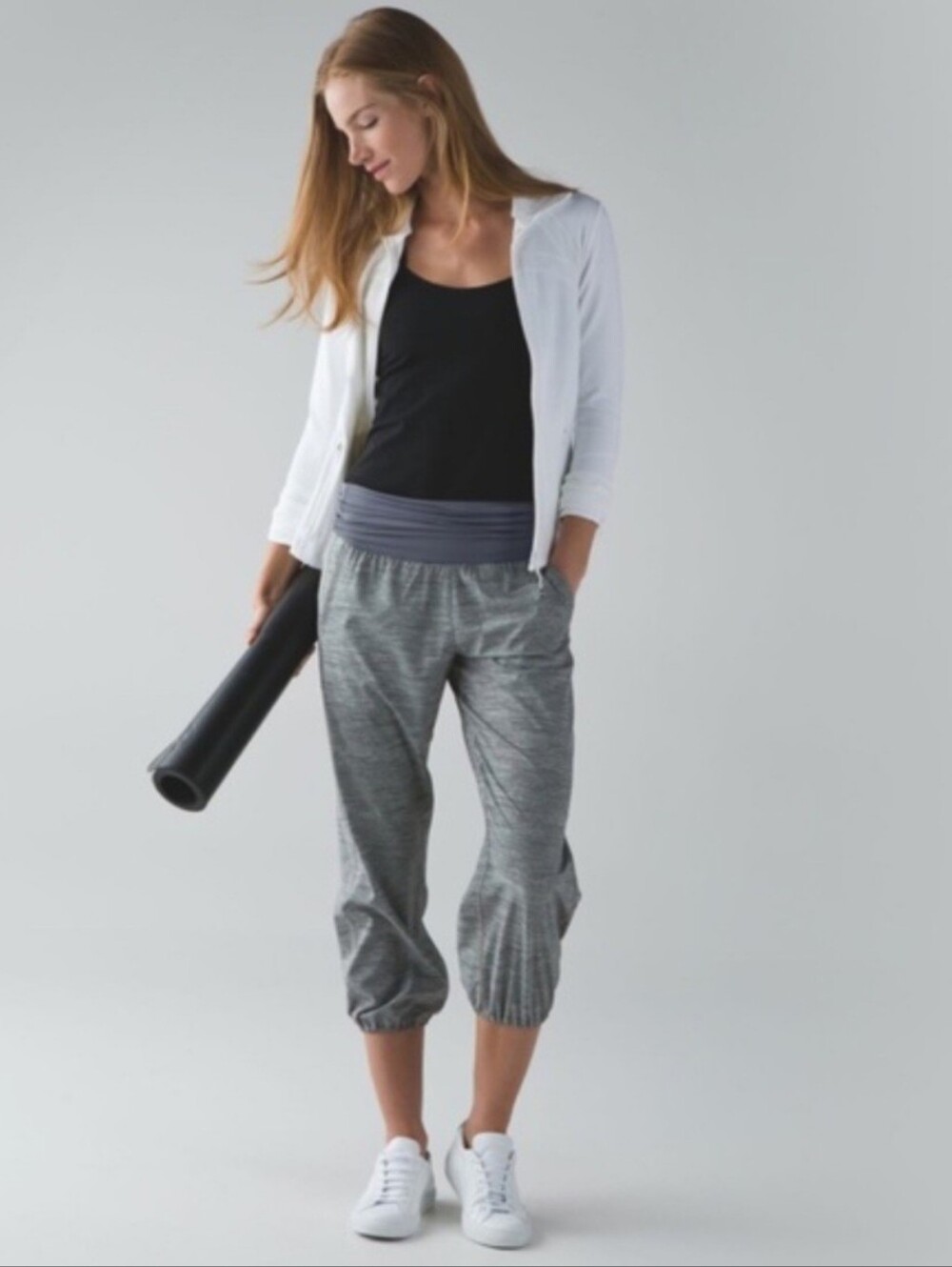 Lululemon Om Cropped Harem Pants in Slver Spoon 2 Foldover Lightweight Yoga Gym